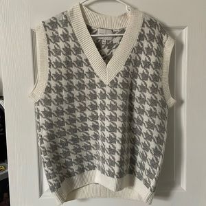 super soft houndstooth sweater vest